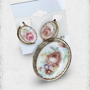 158. Ceramic Locket Floral Set
